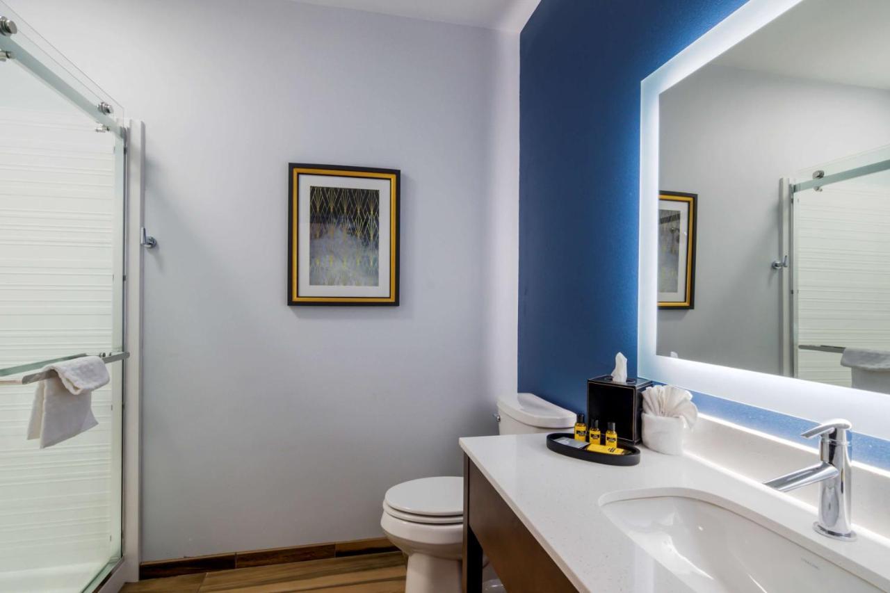 Best Western Plus St. Louis Airport Hotel Woodson Terrace Exterior photo