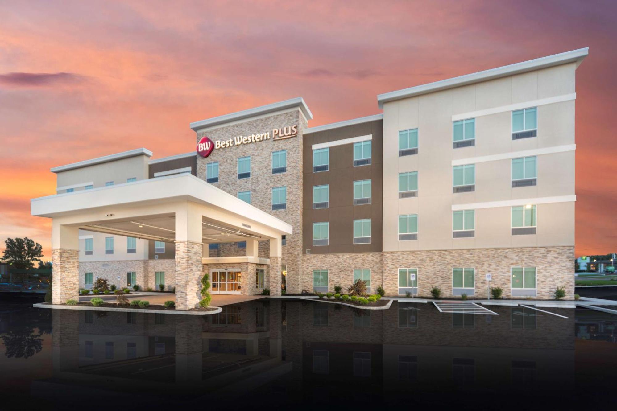 Best Western Plus St. Louis Airport Hotel Woodson Terrace Exterior photo